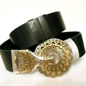 Chico's Black Leather Silver Belt Size 32"